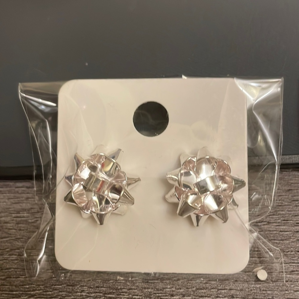 Christmas bow earrings!